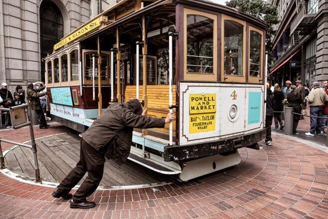 San Francisco's old cable cars  - San Francisco | Secret World Trip Planner