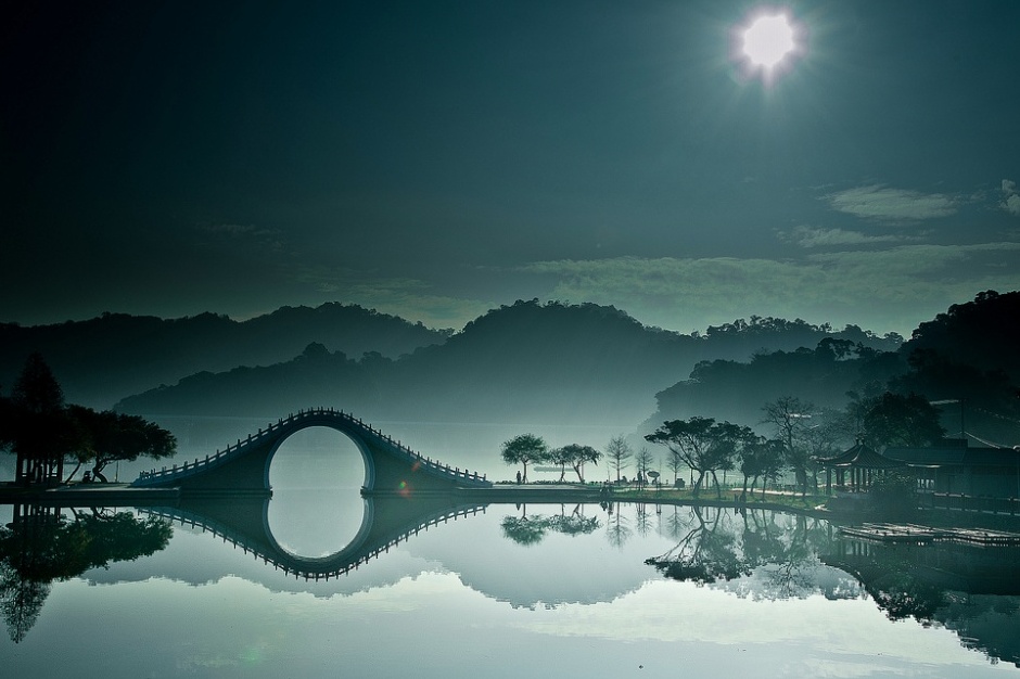 Moon Bridge in Dahu Park. - Neihu District | Secret World Trip Planner
