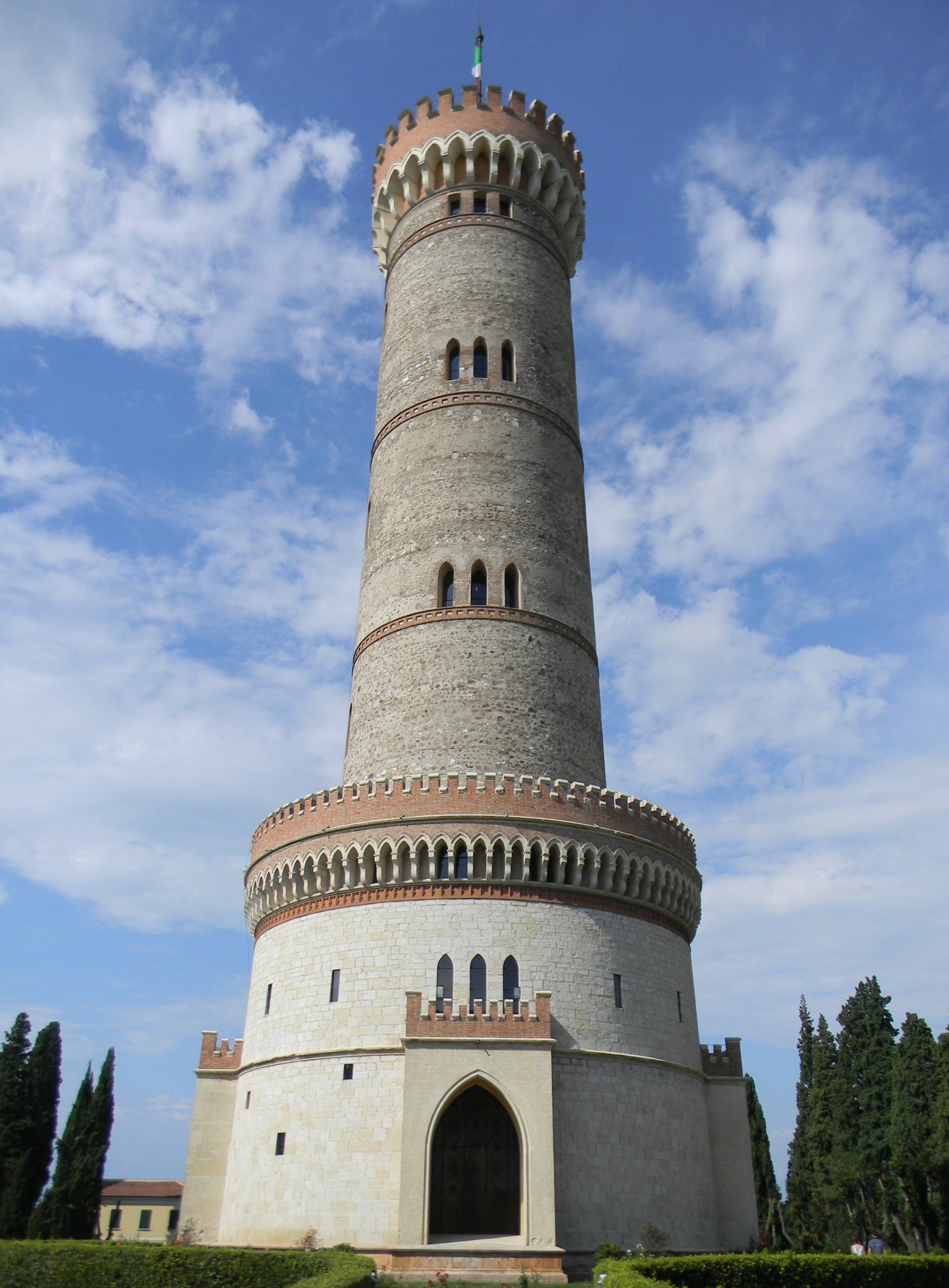 Torre monumentale di San Martino - Desenzano del Garda | Secret World Trip Planner