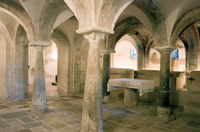 Cripta de San Gregorio Maggiore - Spoleto | Secret World Trip Planner