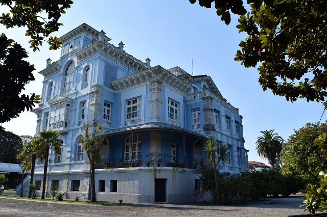 Indiase huizen - Colombres | Secret World Trip Planner