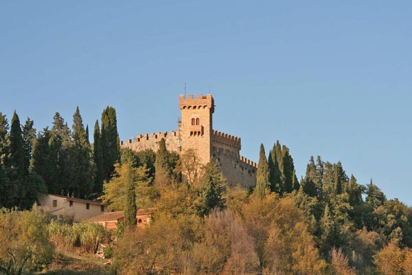 Strozzavolpe Caisleán agus a finscéalta - Poggibonsi | Secret World Trip Planner