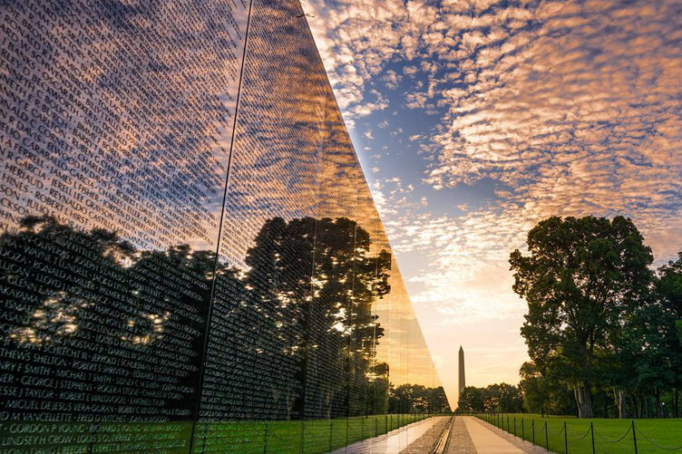 Memorialul Veteranilor Războiului din Vietnam - Washington | Secret World Trip Planner