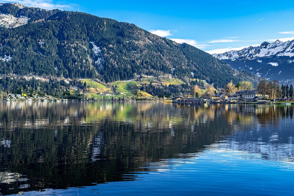 Austria | Lago Zeller See | Secret World Trip Planner