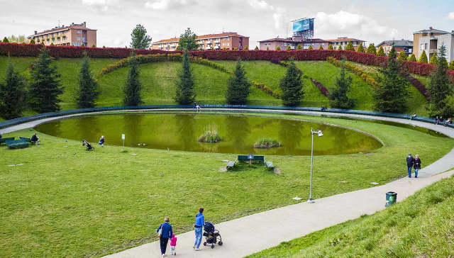 Världens längsta bänk - Milano | Secret World Trip Planner