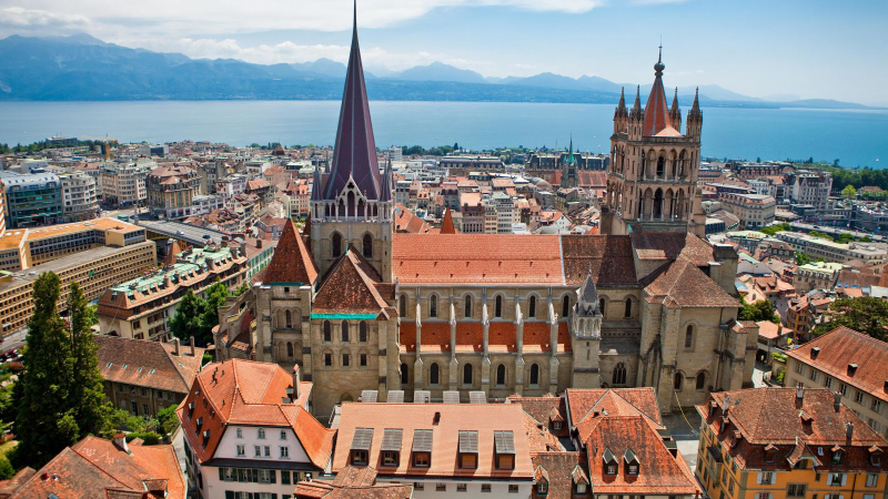 Лозаннский собор - труды месяцев и знаки зодиака - Lausanne | Secret World Trip Planner
