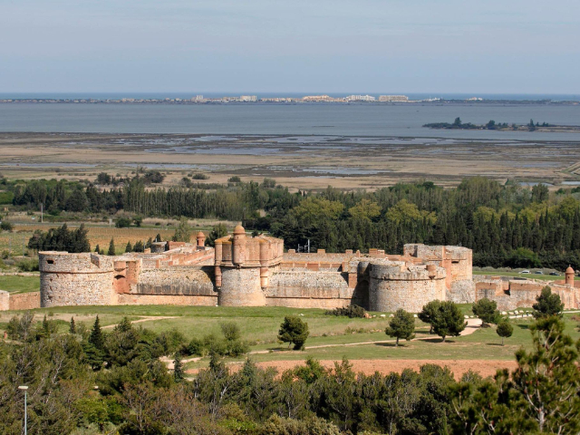 Salses slott - Salses-le-Château | Secret World Trip Planner