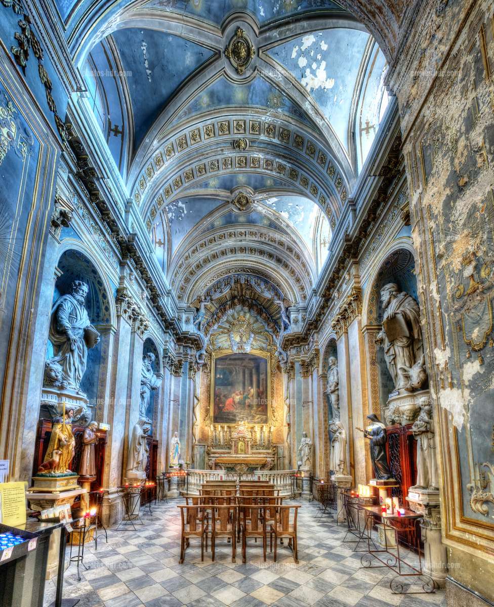 Notre Dame v Le Puy - Le Puy-en-Velay | Secret World Trip Planner