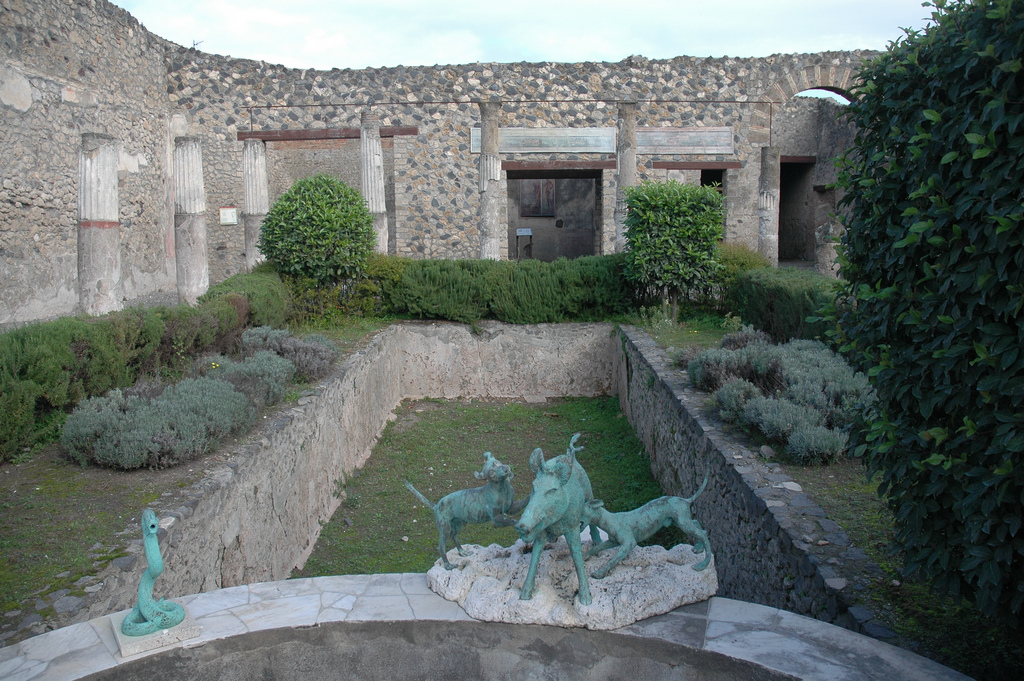 بيت لاعب سيثارا  - Pompei | Secret World Trip Planner