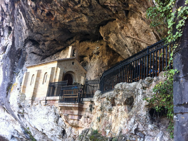 پناهگاه کووادونگا - Covadonga | Secret World Trip Planner