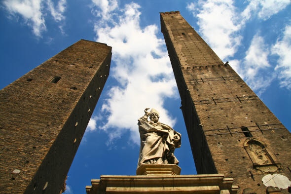 Torre Garisenda - Bologna | Secret World Trip Planner
