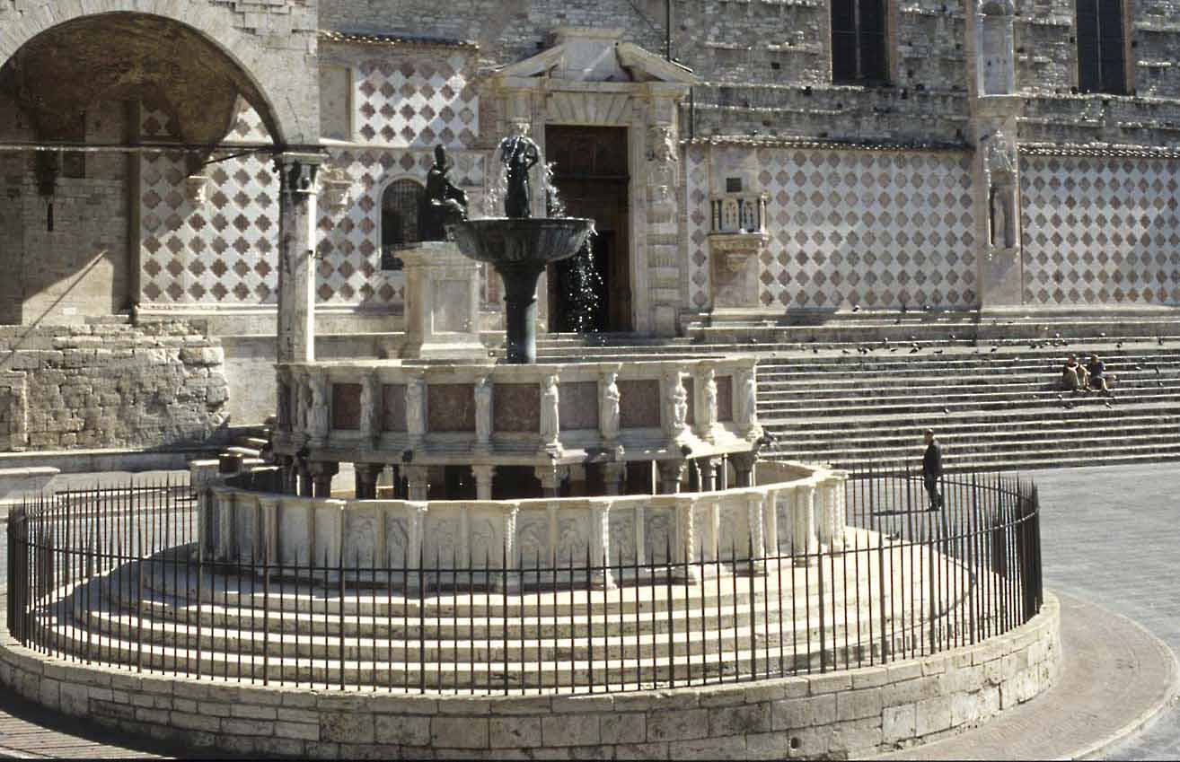 Fontana Maggiore  - Perugia | Secret World Trip Planner