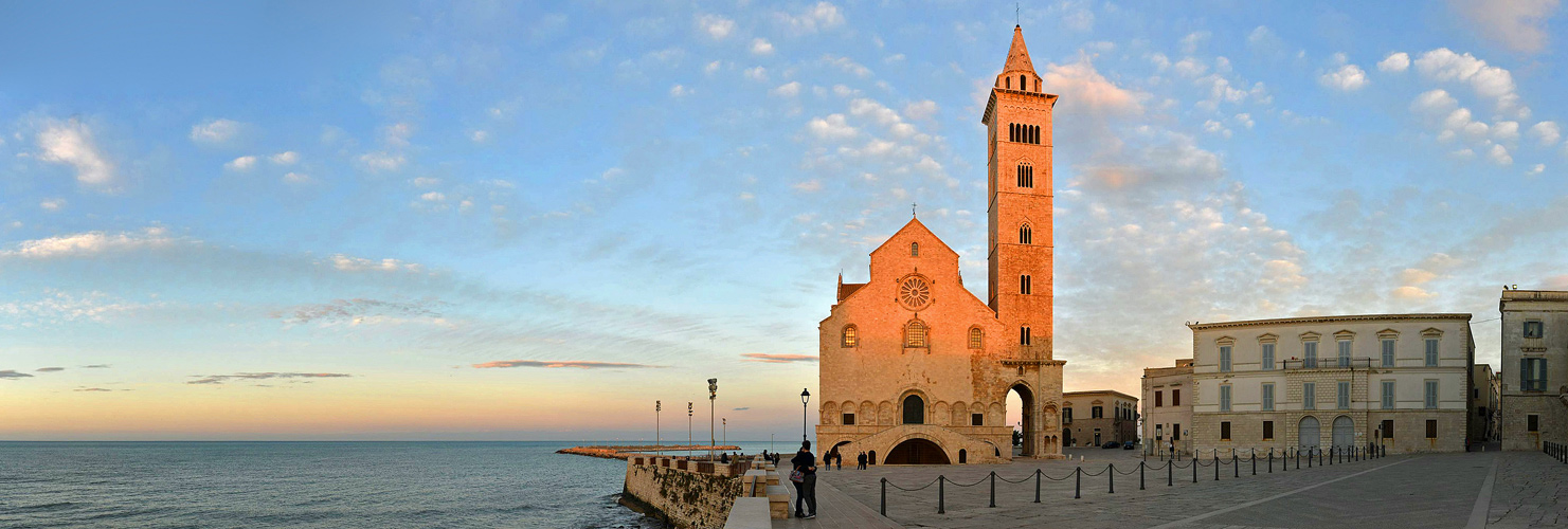 Trani katedraal - Trani | Secret World Trip Planner