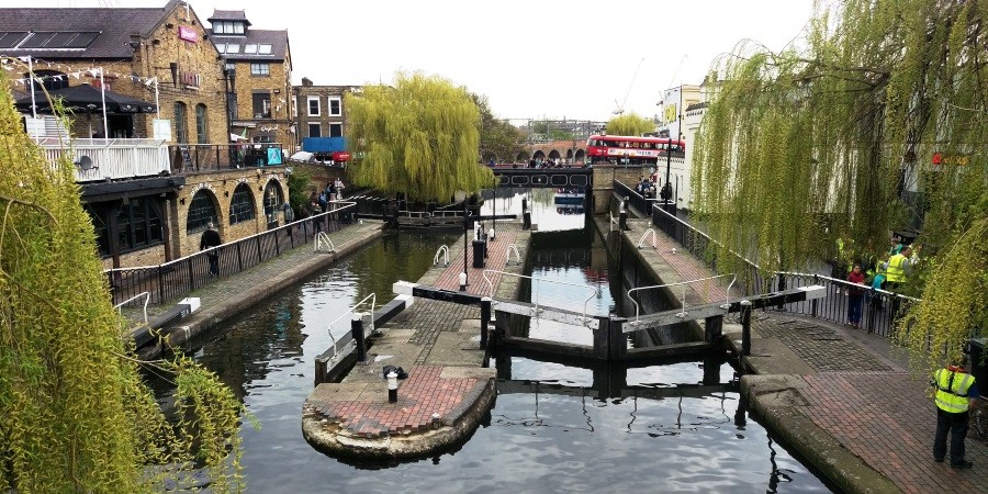 கேம்டன்: இங்கிலாந்தில் இசையின் தலைநகரம் - Camden Town | Secret World Trip Planner