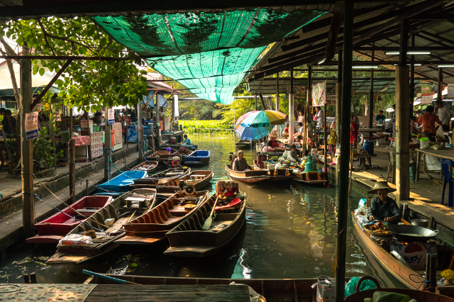 Khlong Lat Mayom flytande marknad - Khet Taling Chan | Secret World Trip Planner