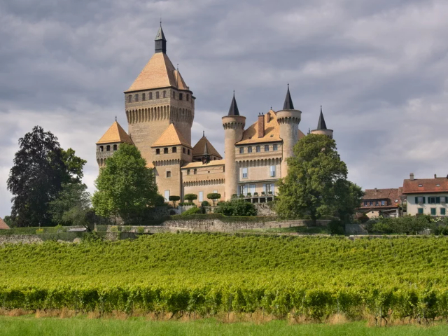 వఫ్లెన్స్ కోట - Vufflens-le-Château | Secret World Trip Planner