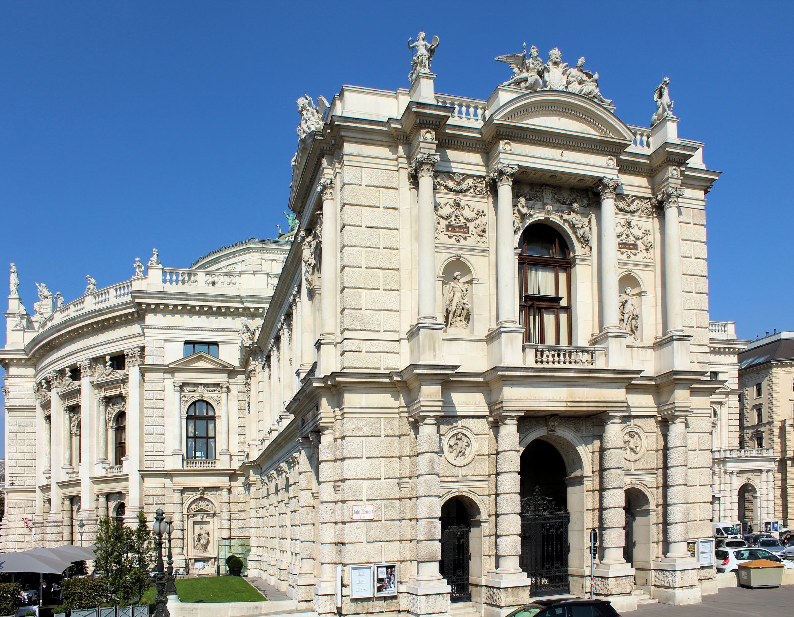 Thế Là, Người Khuân (Hoàng Tòa Nhà Hát) - Wien | Secret World Trip Planner