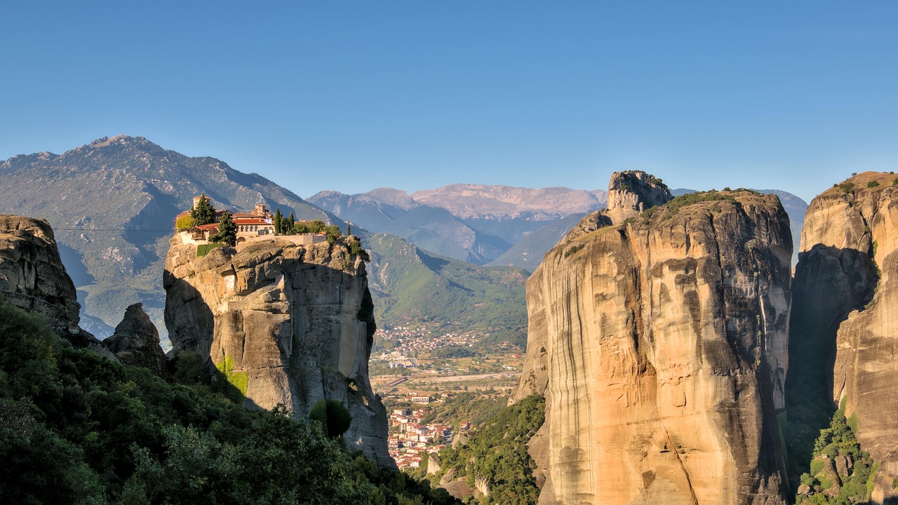 Kastraki e i famosi monasteri di Meteora - Kastraki, Trikala | Secret World Trip Planner
