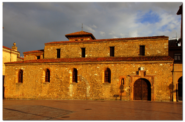San Tirso Kerk - Oviedo | Secret World Trip Planner