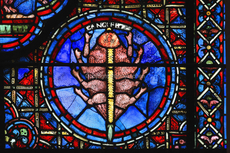 Sinais do Zodíaco da Catedral de Chartres - Chartres | Secret World Trip Planner
