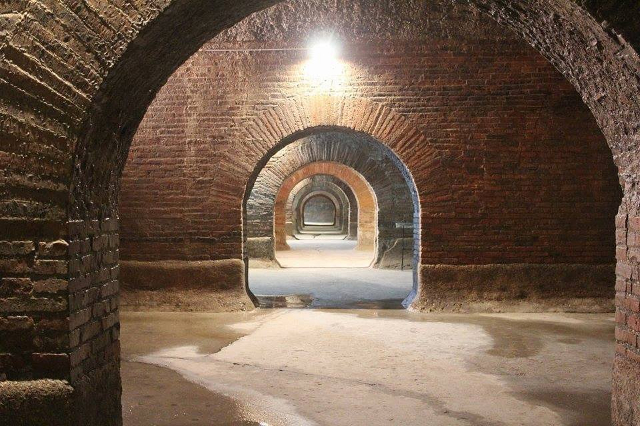 اٹلی کے سب سے بڑے رومن حوض - Fermo | Secret World Trip Planner