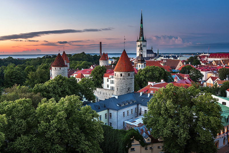 Toompea महल - Tallinn | Secret World Trip Planner