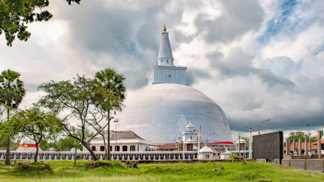 Ruwanwelisaya — Anuradhapura