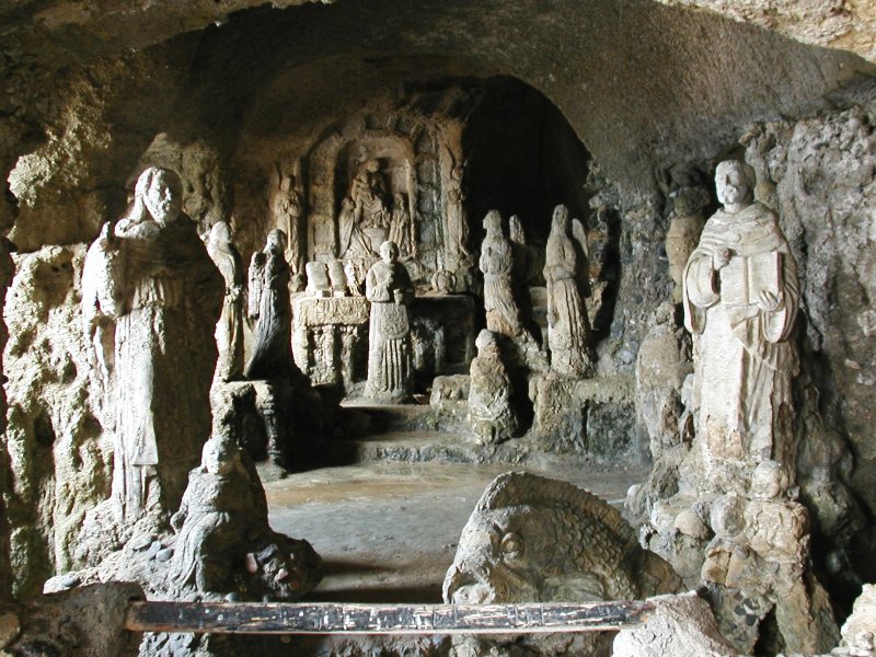Gereja Piedigrotta - Pizzo | Secret World Trip Planner