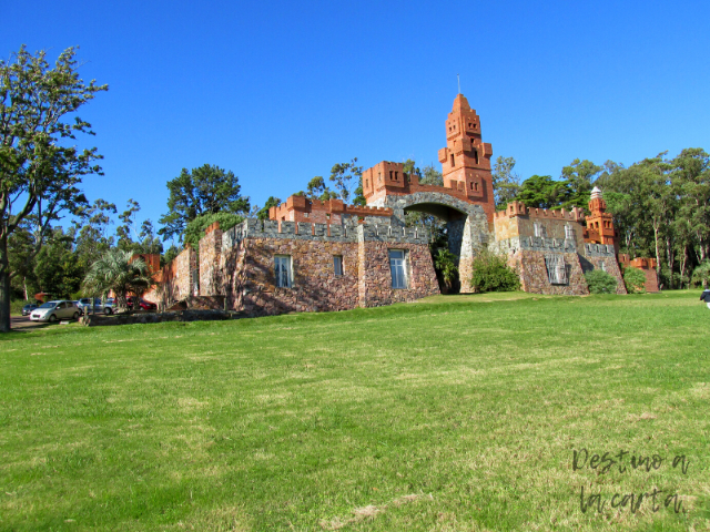 Pittamiglio Castle - Estación Las Flores | Secret World Trip Planner