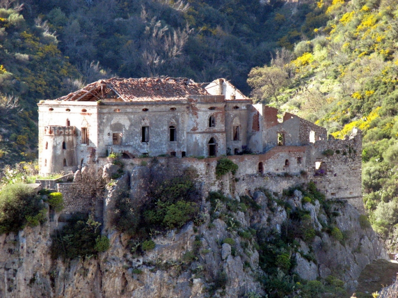 팔리 지 성 - Palizzi | Secret World Trip Planner