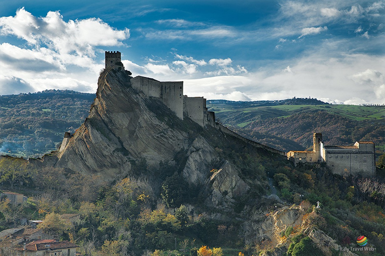 Roccascalegna Castle - Roccascalegna | Secret World Trip Planner
