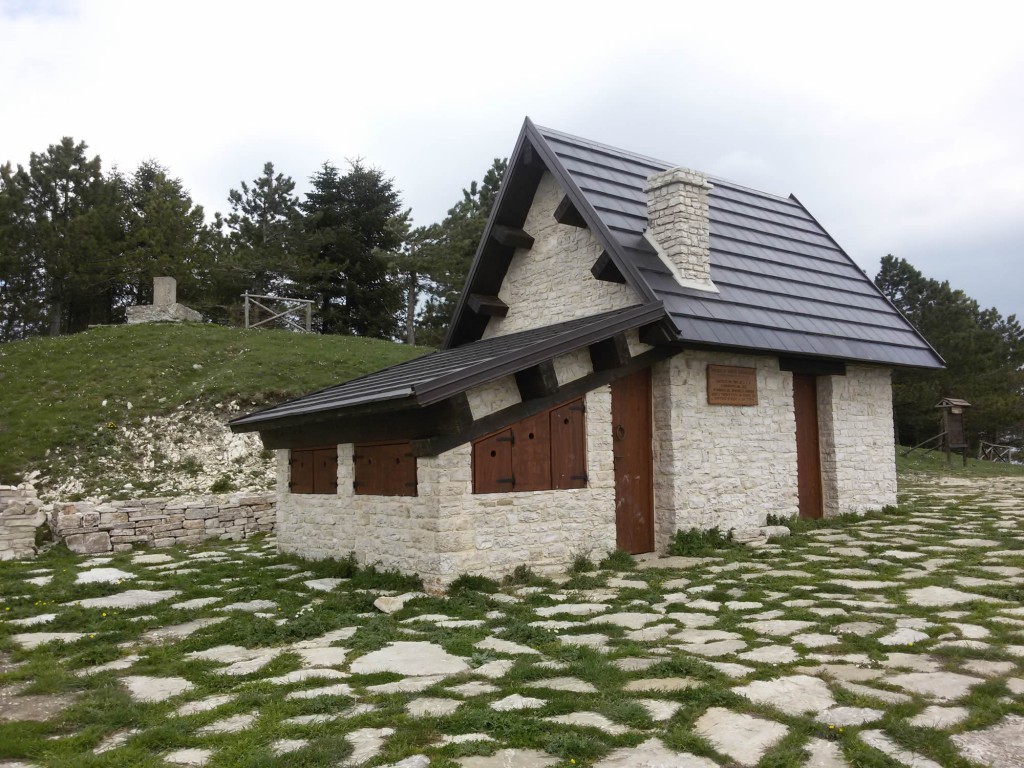 El mont Cornacchia I El Seu Refugi - Faeto | Secret World Trip Planner