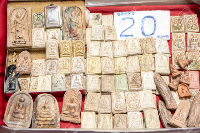 ताबीज बाजार - Khet Phra Nakhon | Secret World Trip Planner
