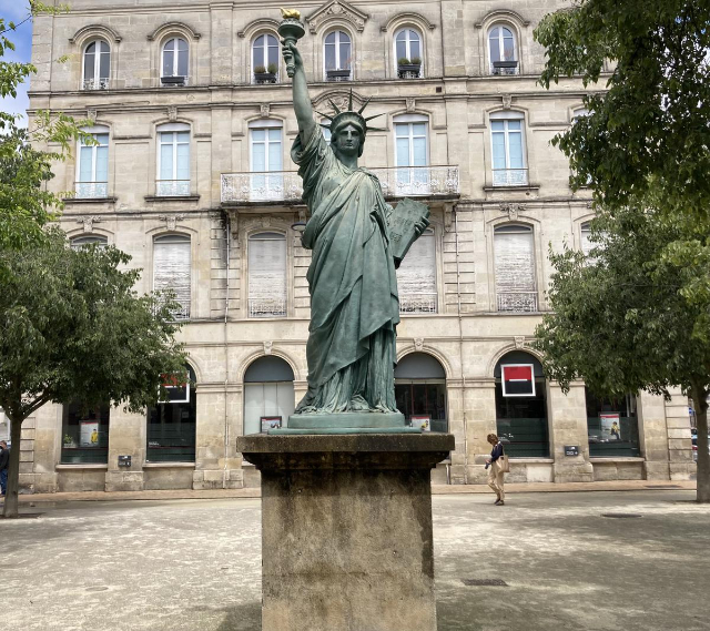 La Estatua de la Libertad en Burdeos - Bordeaux | Secret World Trip Planner