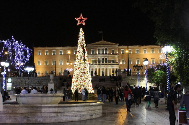 Praza Sintagma - Athina | Secret World Trip Planner