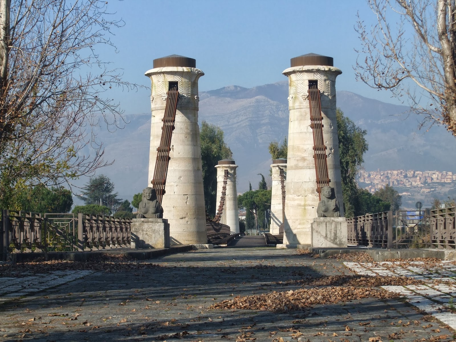 Garigliano پر معطلی پل - Fiume Garigliano | Secret World Trip Planner