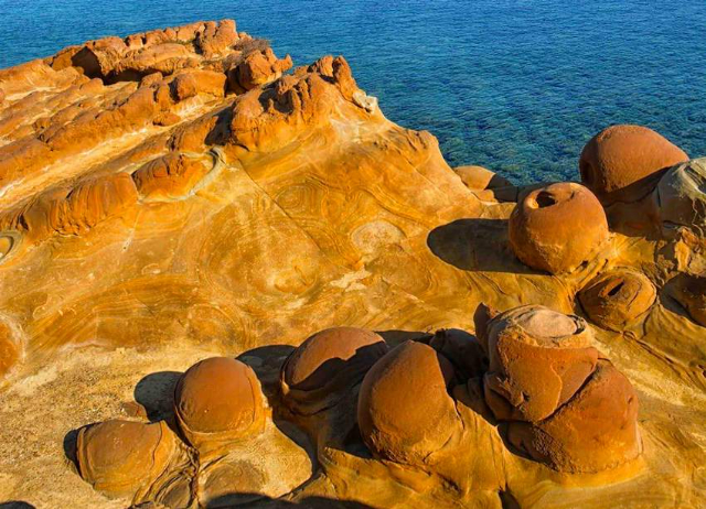 렘노스의 화산암 - Lemnos | Secret World Trip Planner