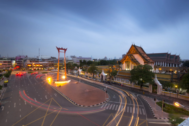 Dev Salıncak - Khet Phra Nakhon | Secret World Trip Planner