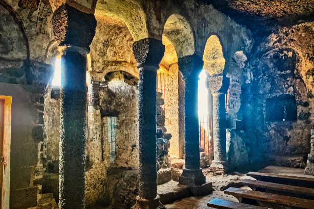Las Cuevas de Jonas, - Saint-Pierre-Colamine | Secret World Trip Planner