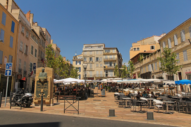 કાર્ટ - Marseille | Secret World Trip Planner