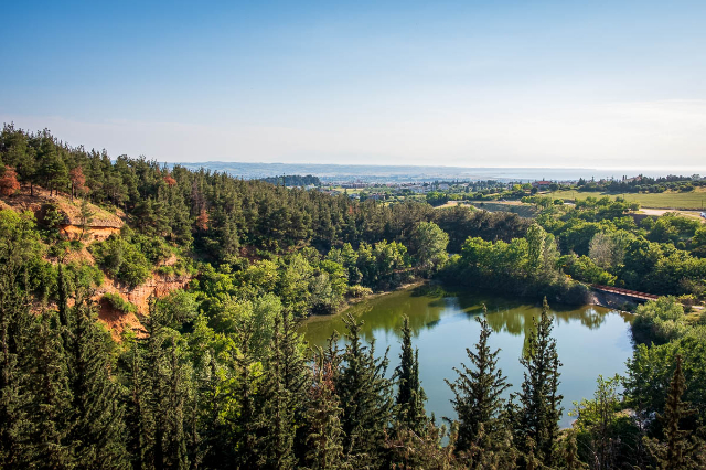 Dammen i Thermi: En lugn tillflyktsort i naturen - Thermi | Secret World Trip Planner