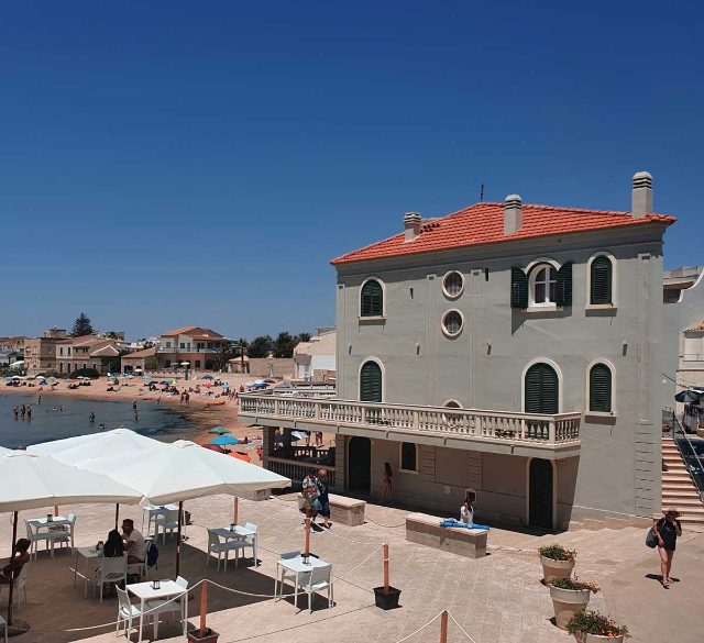 Montalbano māja - Punta Secca | Secret World Trip Planner
