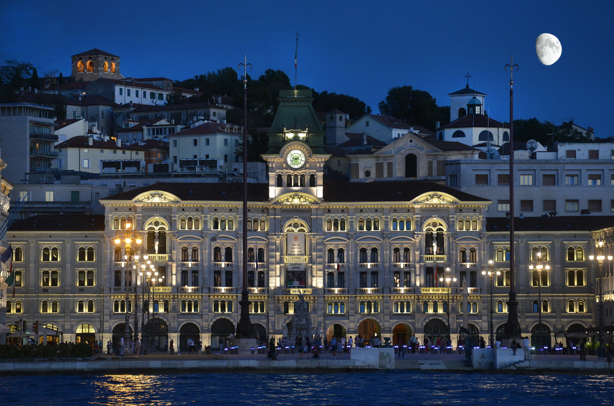 Piazza ujedinjenja Italije - Trieste | Secret World Trip Planner