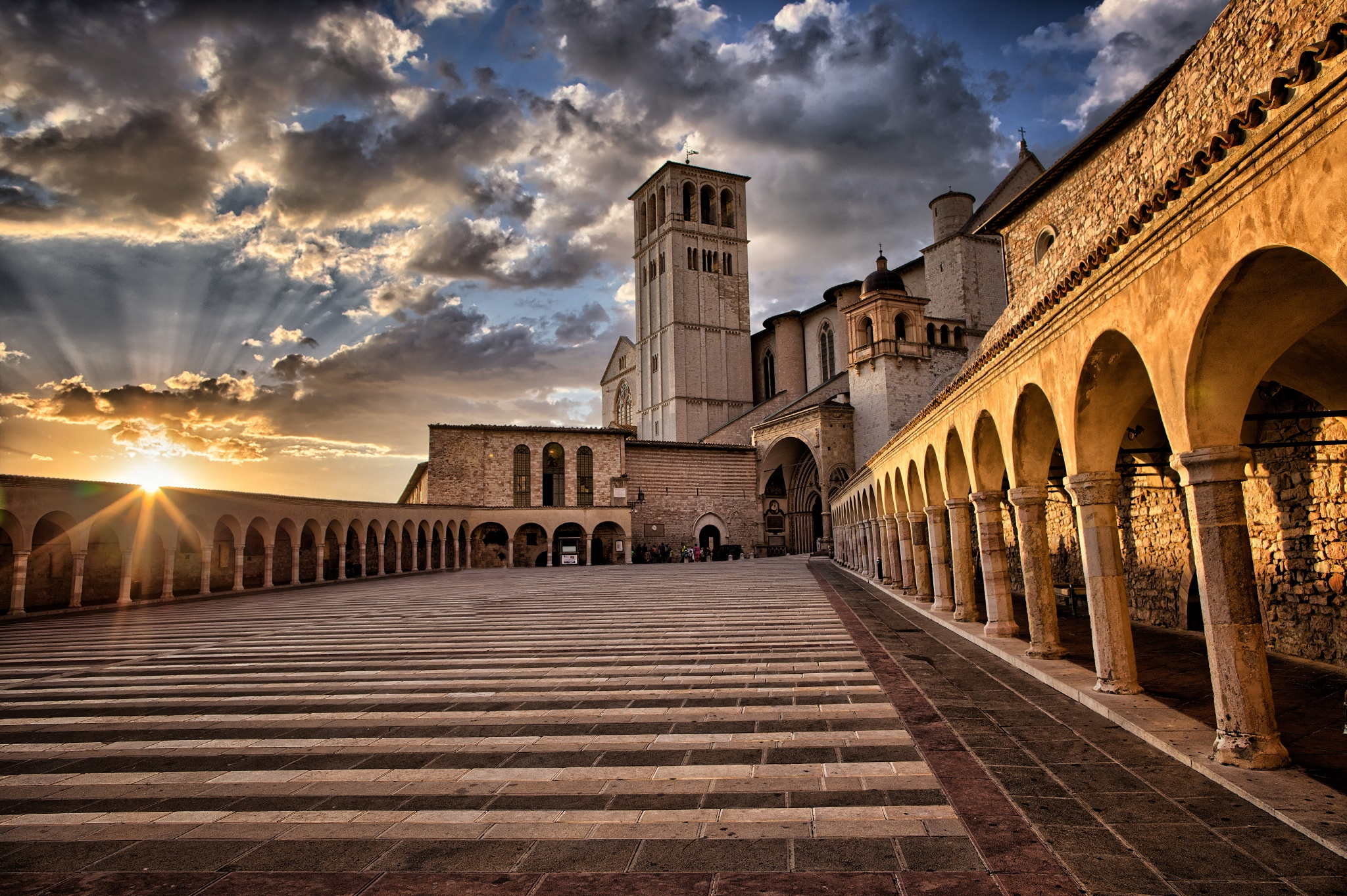 ਅਸੀਜ਼ੀ - Assisi | Secret World Trip Planner