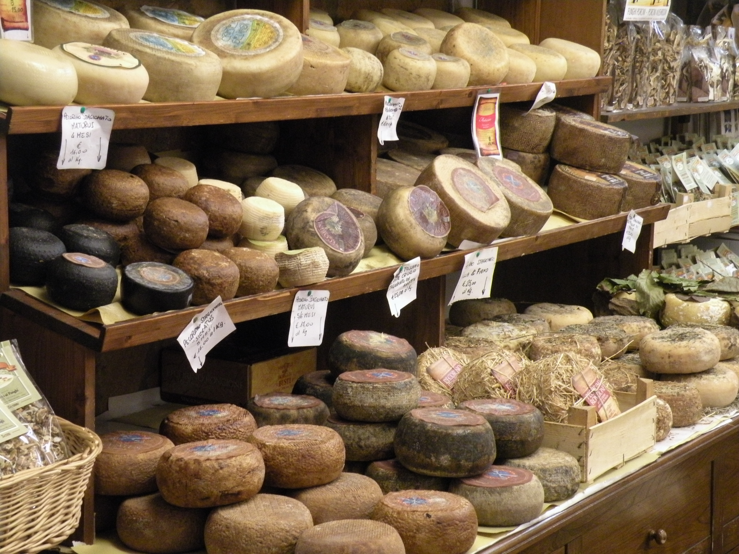 Der Pecorino-Käse von Pienza und dem Val d'Orcia - Pienza | Secret World Trip Planner