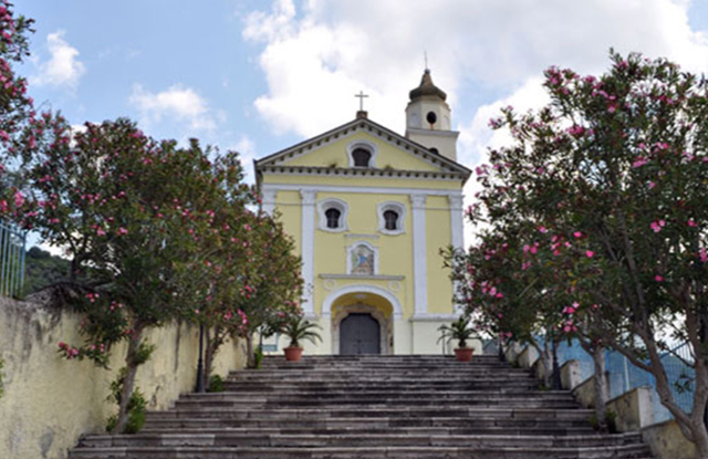 A Bőség Szűzanyájának szentélye - Marzano di Nola | Secret World Trip Planner