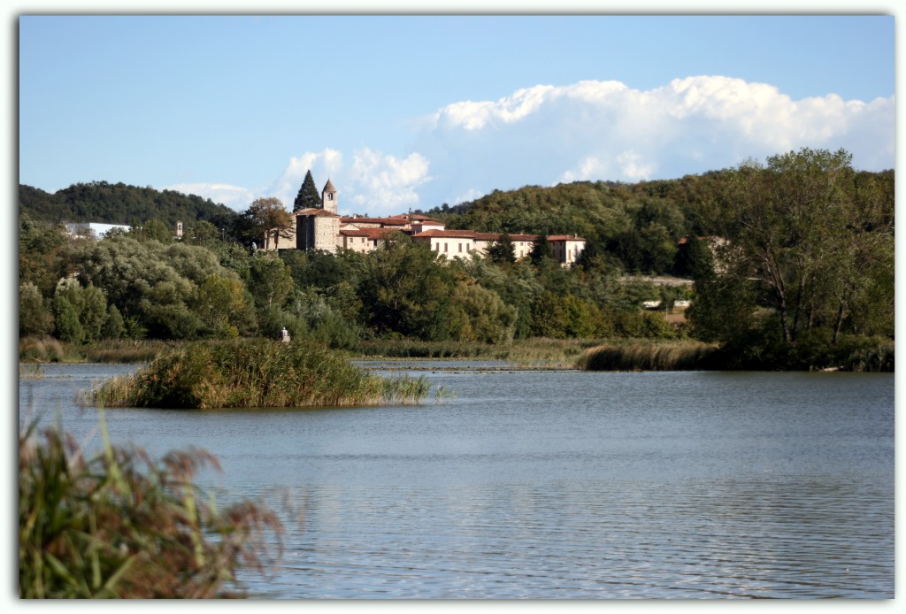 Monasteri ya S. Pietro huko Lamosa - Provaglio d'Iseo | Secret World Trip Planner