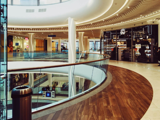 Centro Comercial Riyadh y Restaurantes: Entre Compras Frenéticas y Sabores Auténticos - Riyadh | Secret World Trip Planner