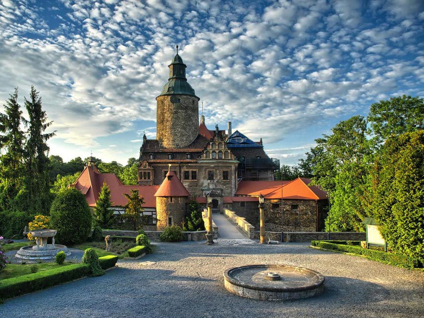沙查城堡 - Le?na | Secret World Trip Planner