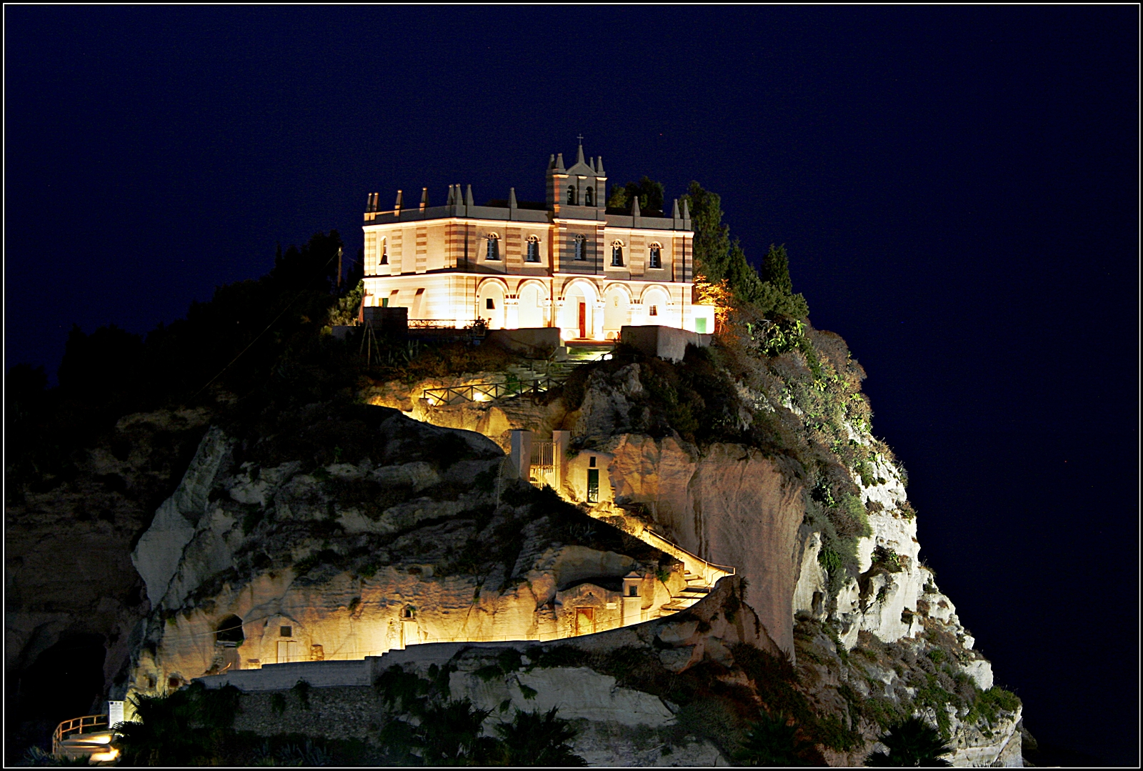 S. Orolning Mariyasi - Tropea | Secret World Trip Planner